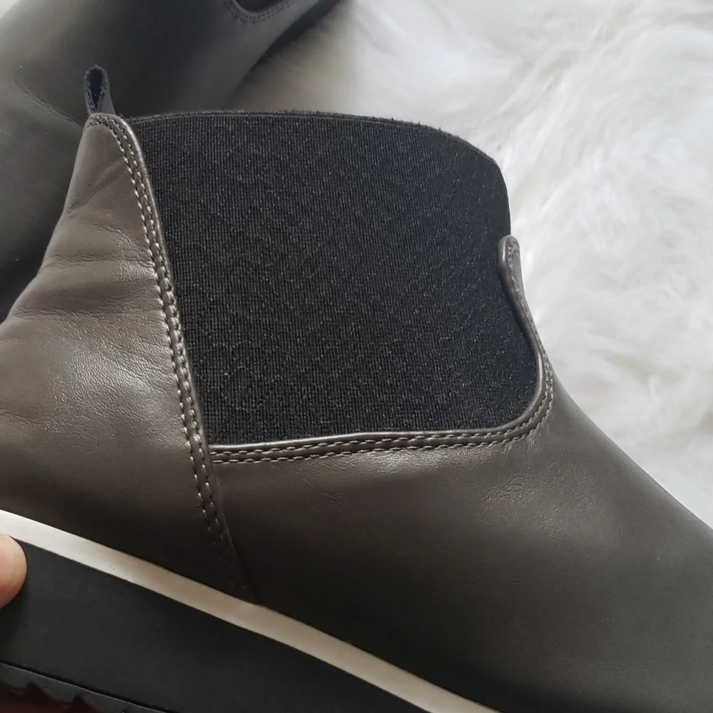 Metaphor Shoes - Picture 7 of 7